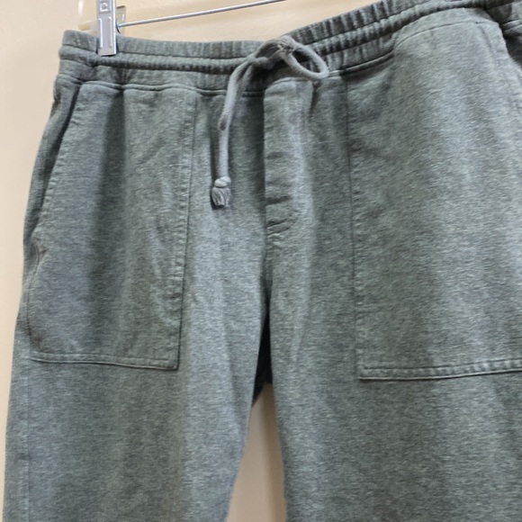 Roots women’s Medium green cotton sweatpants with pockets - Picture 2 of 5